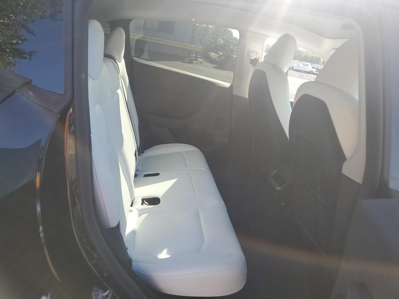 2024 TESLA MODEL Y  VIN:7SAYGDEE4RF075098