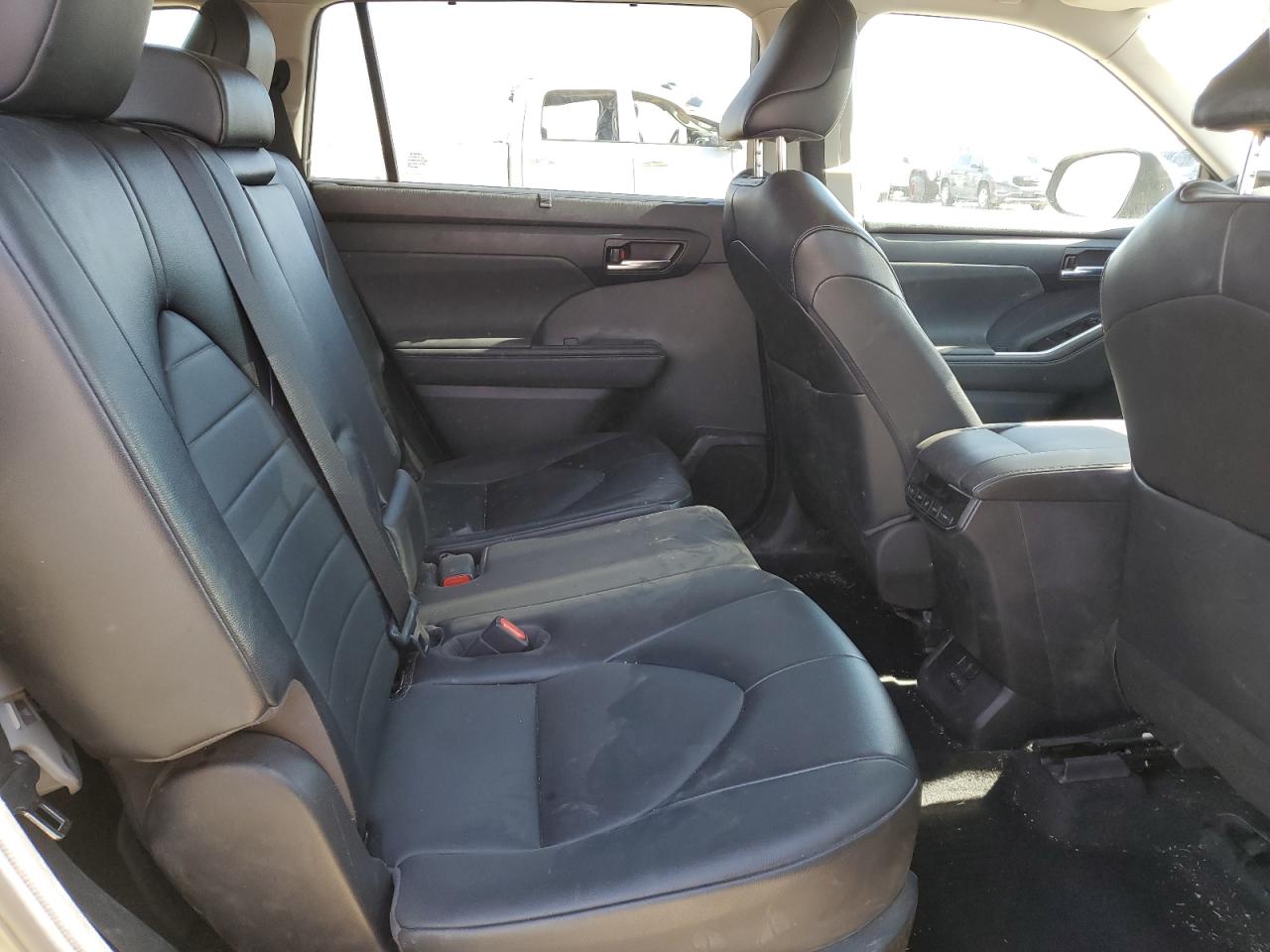2022 TOYOTA HIGHLANDER HYBRID XLE VIN:5TDGBRCH8NS548539