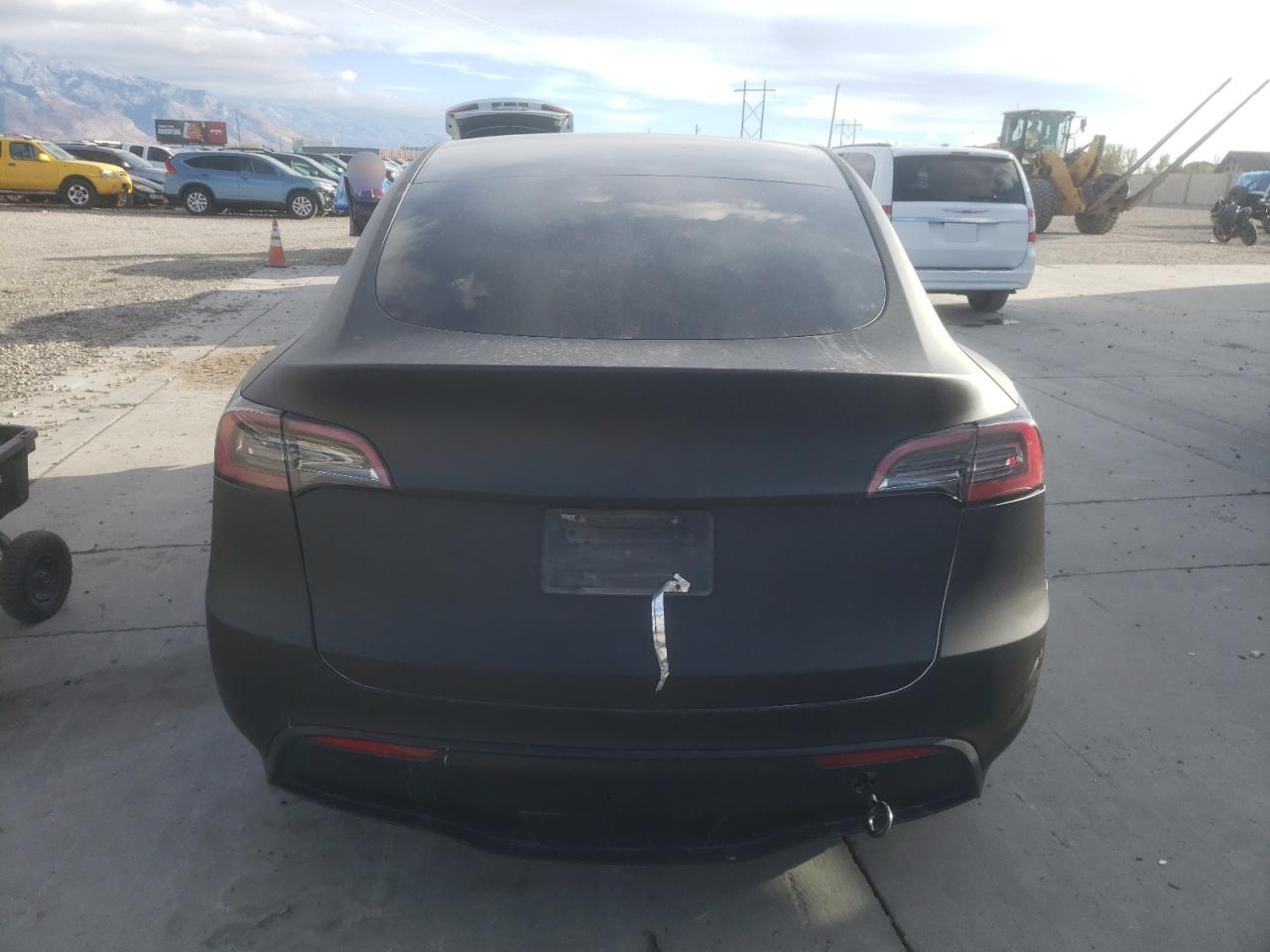 2023 TESLA MODEL Y  VIN:7SAYGDEE9PF631306