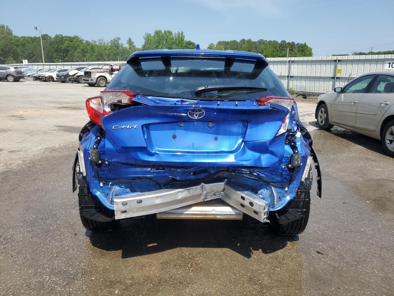 2022 TOYOTA C-HR XLE VIN:NMTKHMBX1NR141939