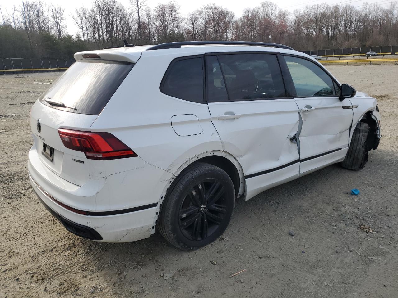 2022 VOLKSWAGEN TIGUAN SE R-LINE BLACK VIN:3VV8B7AXXNM169059