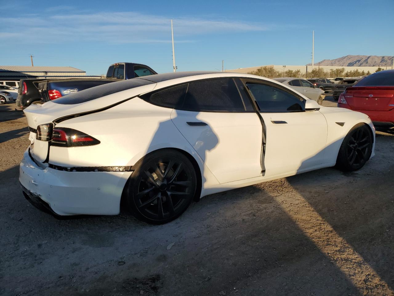 2022 TESLA MODEL S  VIN:5YJSA1E52NF492460