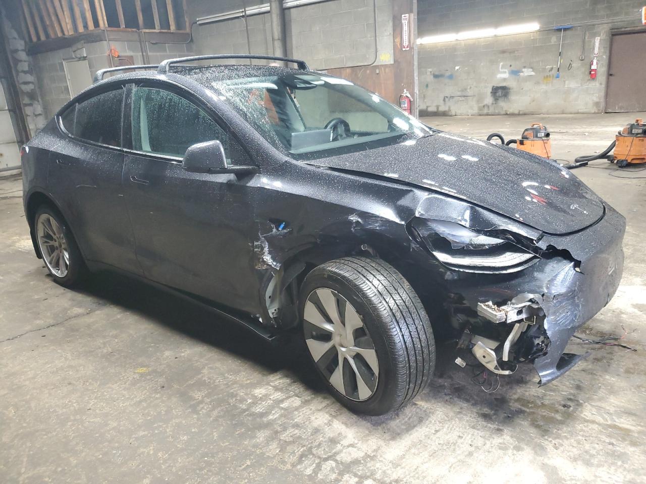 2024 TESLA MODEL Y  VIN:7SAYGAEE8RF063468
