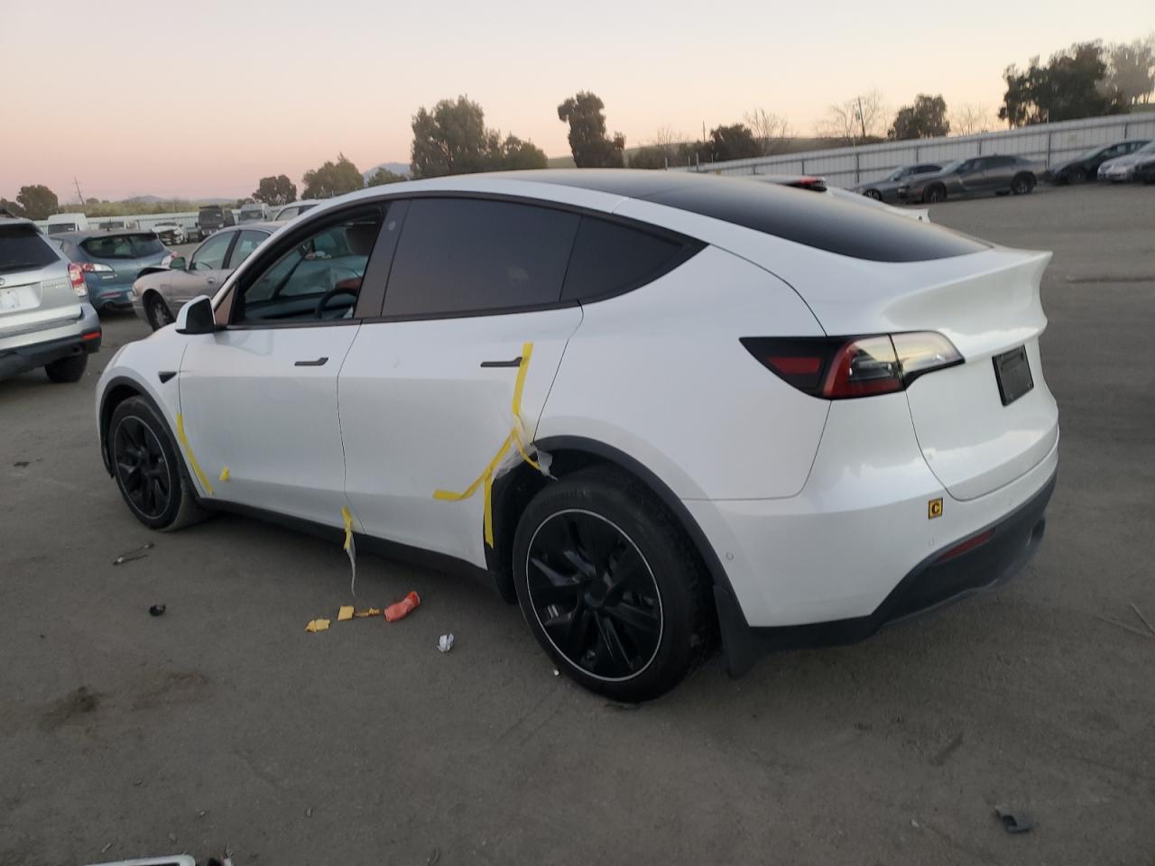 2022 TESLA MODEL Y  VIN:7SAYGDEE2NF429985