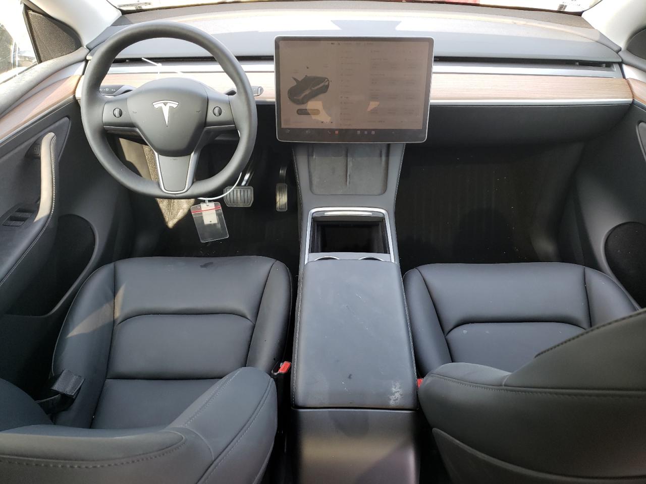 2024 TESLA MODEL Y  VIN:7SAYGDEE8RF037809