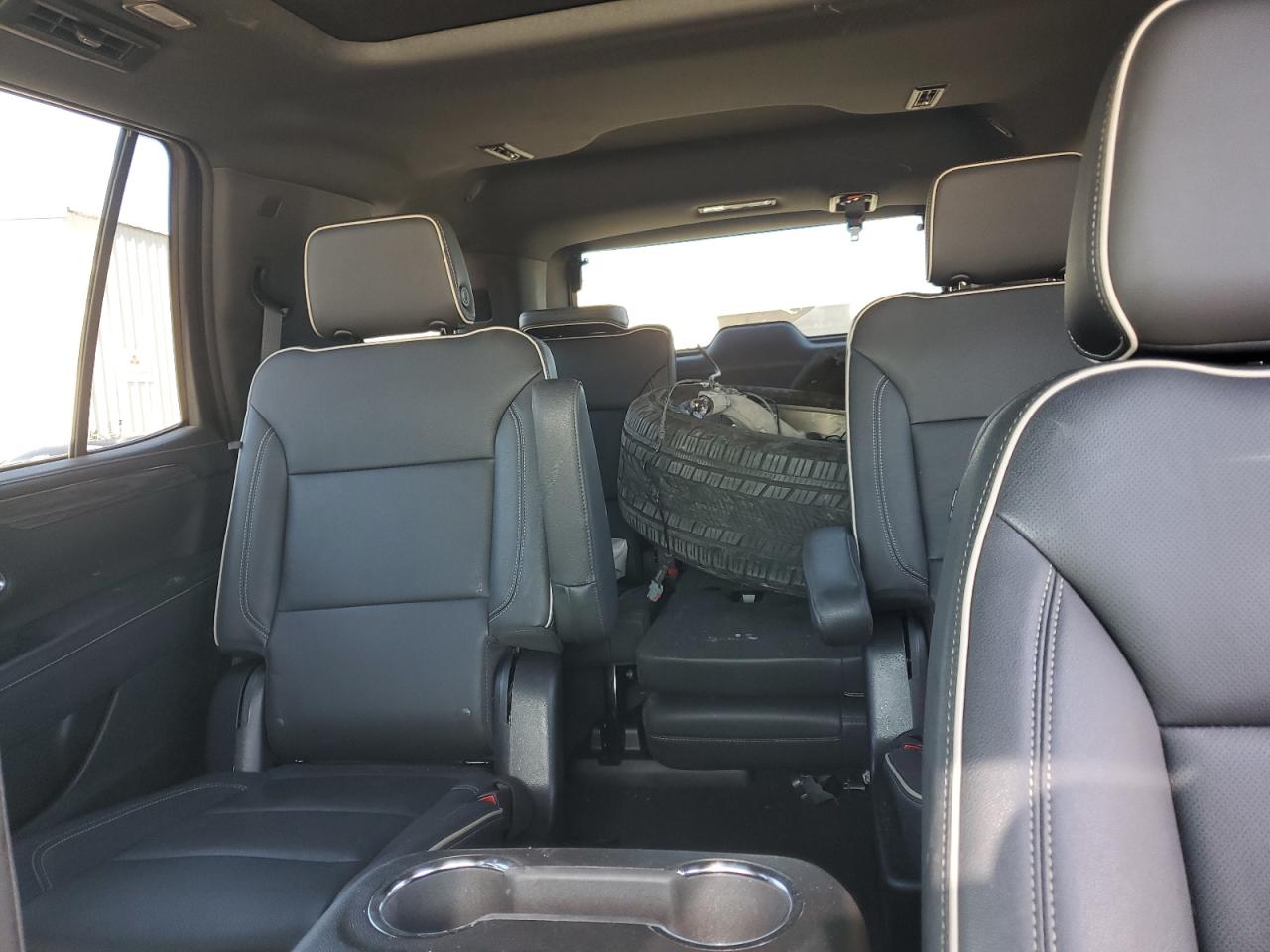 2022 GMC YUKON SLT VIN:1GKS1BKD7NR330453