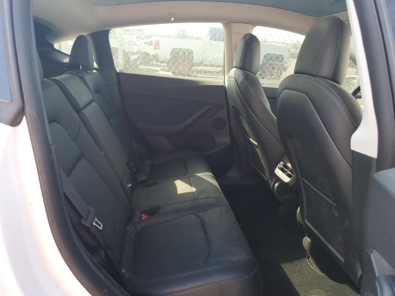 2022 TESLA MODEL Y  VIN:7SAYGDEF6NF400031