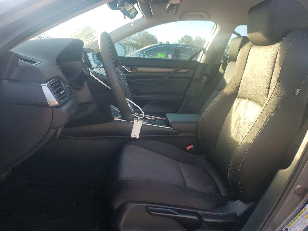 2022 HONDA ACCORD LX VIN:1HGCV1F13NA043755
