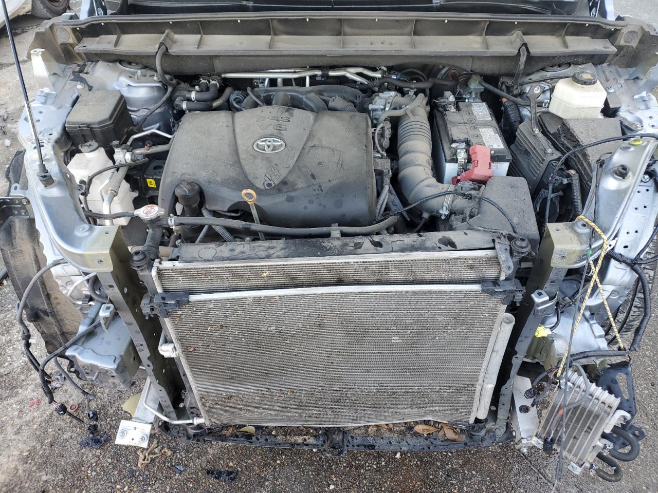 2022 TOYOTA HIGHLANDER XLE VIN:5TDGZRAH8NS094257