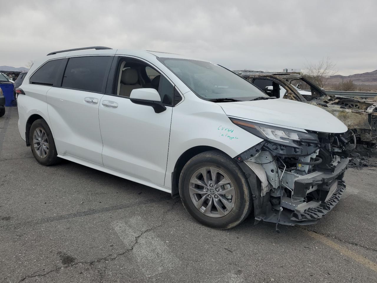 2022 TOYOTA SIENNA XLE VIN:5TDJRKEC2NS133436