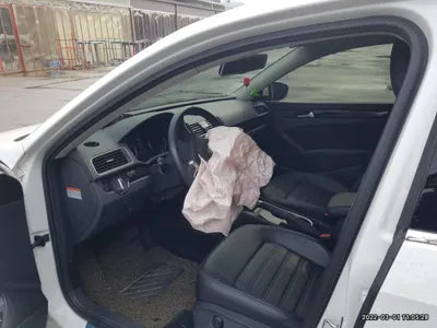 2015 Volkswagen Passat 1VWZZZA3ZFC113037 VIN:1VWZZZA3ZFC113037