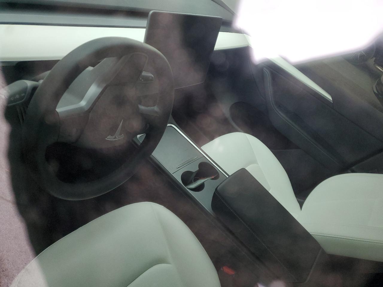 2022 TESLA MODEL Y  VIN:7SAYGDEF3NF576003