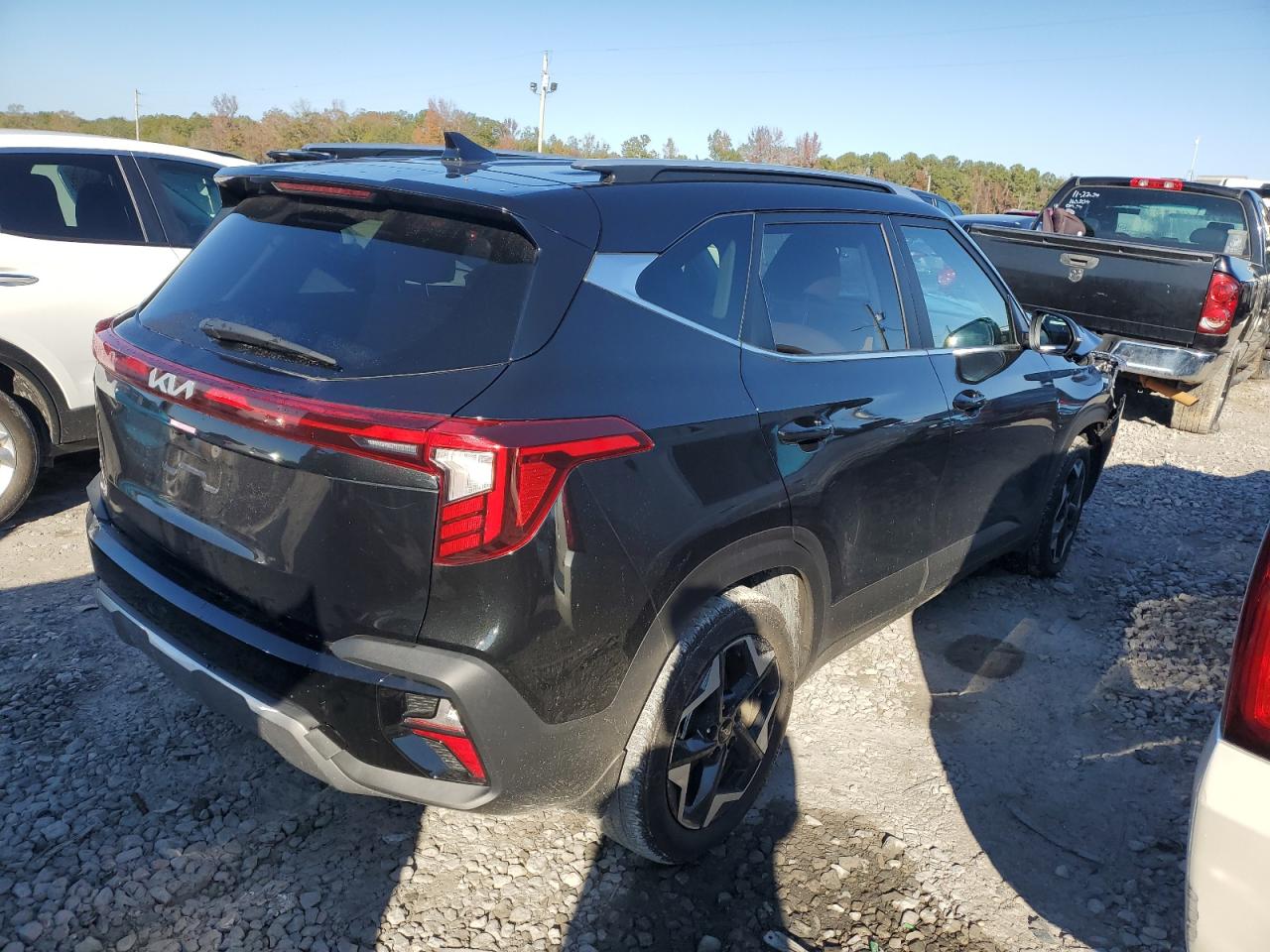 2024 KIA SELTOS EX VIN:KNDER2AA1R7525779
