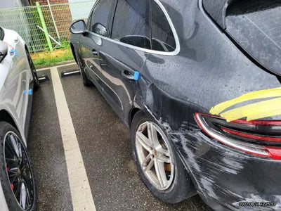 2017 Porsche Macan VIN: