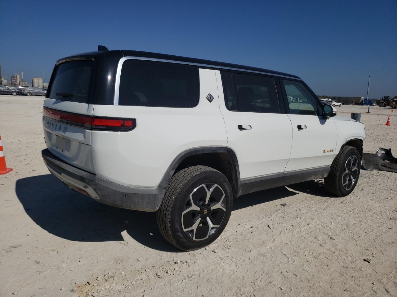 2023 RIVIAN R1S ADVENTURE VIN:7PDSGABA8PN027470