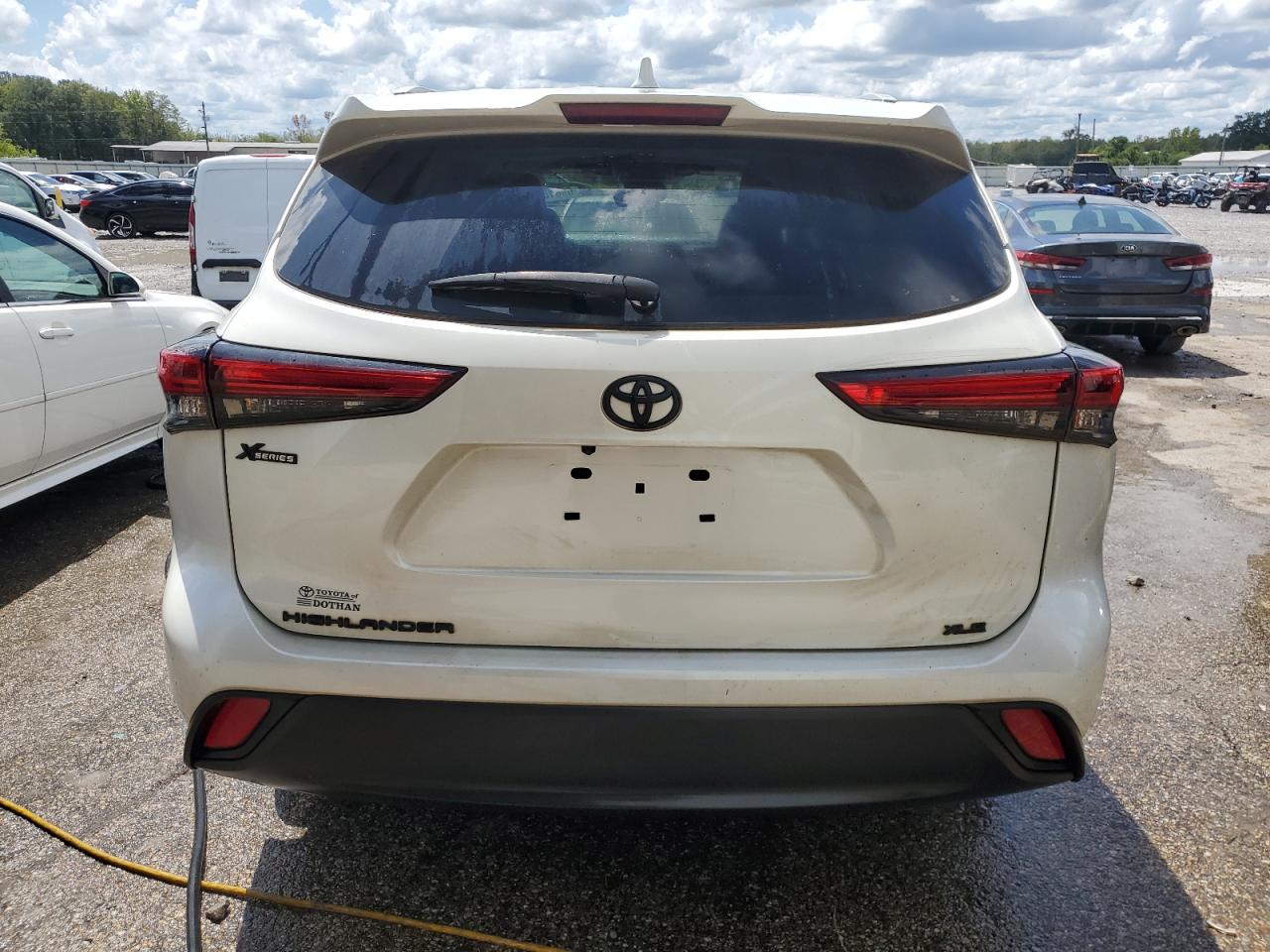 2022 TOYOTA HIGHLANDER XLE VIN:5TDGZRAHXNS092817