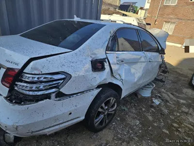 2015 Mercedes-Benz E 220 VIN: