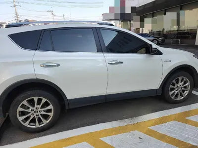 2016 Toyota RAV4 VIN:
