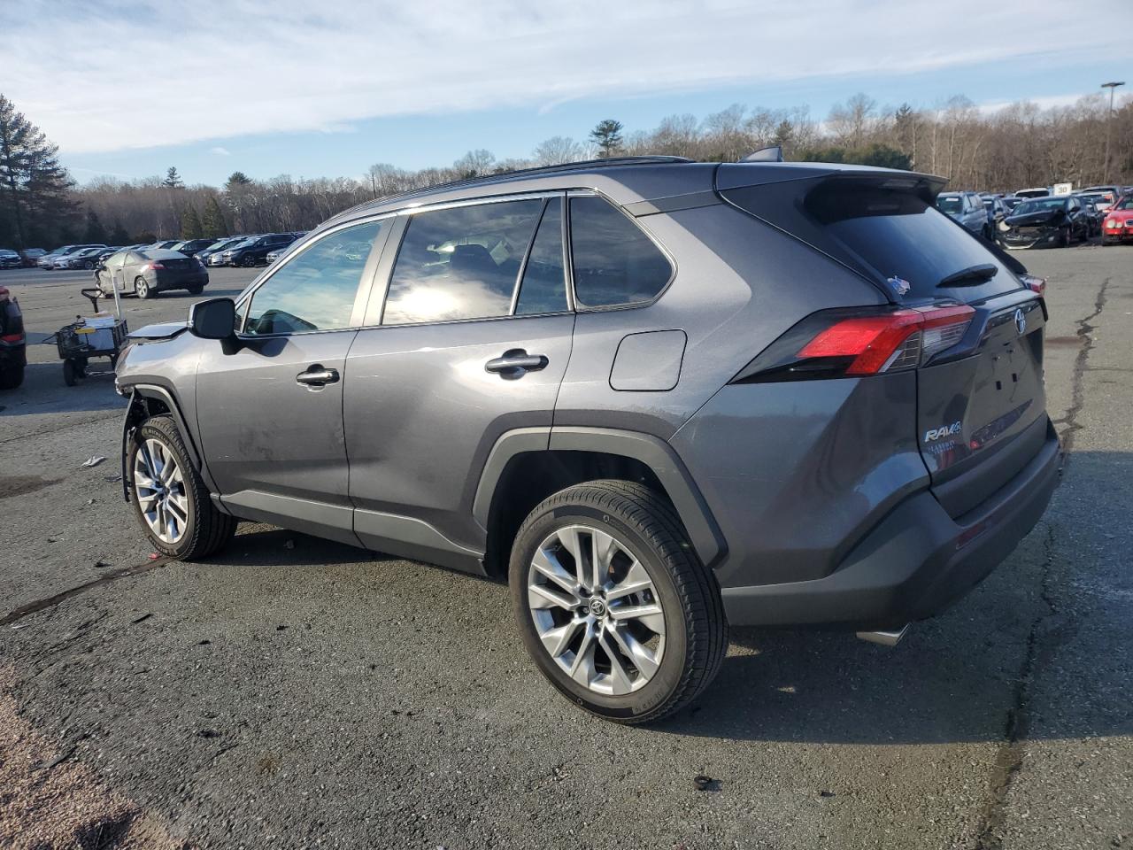 2024 TOYOTA RAV4 XLE PREMIUM VIN:2T3A1RFV8RC437554