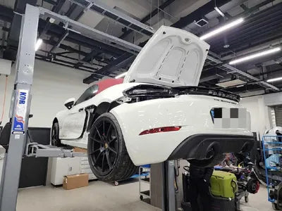 2021 Porsche Boxster VIN: