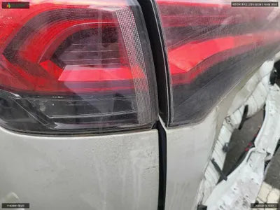 2017 Toyota RAV4 JTMDJREV4HD147160 VIN:JTMDJREV4HD147160