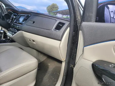 2017 Kia Carnival VIN: