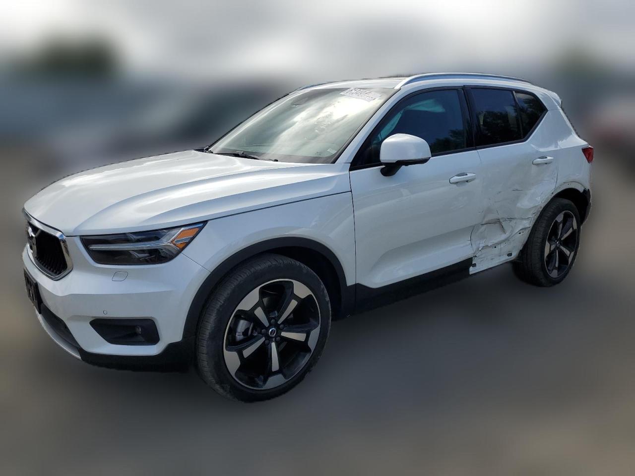 2022 VOLVO XC40 T5 MOMENTUM VIN:YV4162UK2N2720189