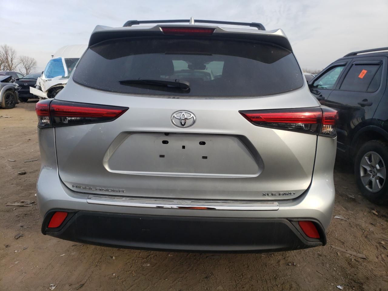 2022 TOYOTA HIGHLANDER XLE VIN:5TDHZRBH5NS581533