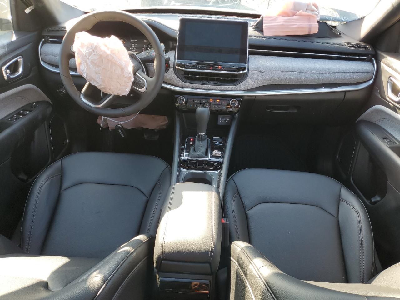 2024 JEEP COMPASS LATITUDE LUX VIN:3C4NJDFN1RT104509
