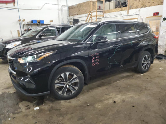 2022 TOYOTA HIGHLANDER XLE VIN:5TDGZRBH1NS213216