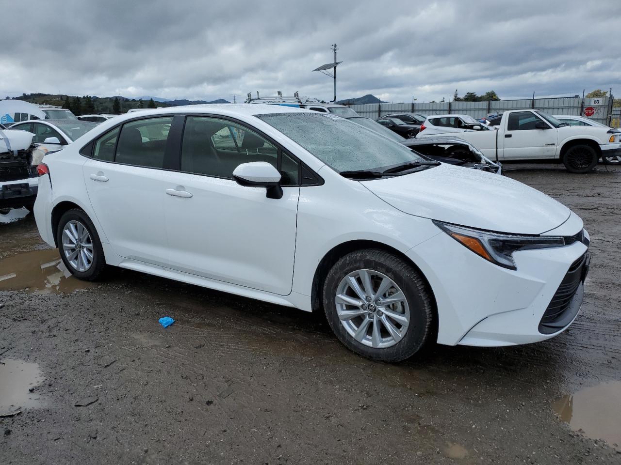 2024 TOYOTA COROLLA LE VIN:JTDBCMFEXR3045694