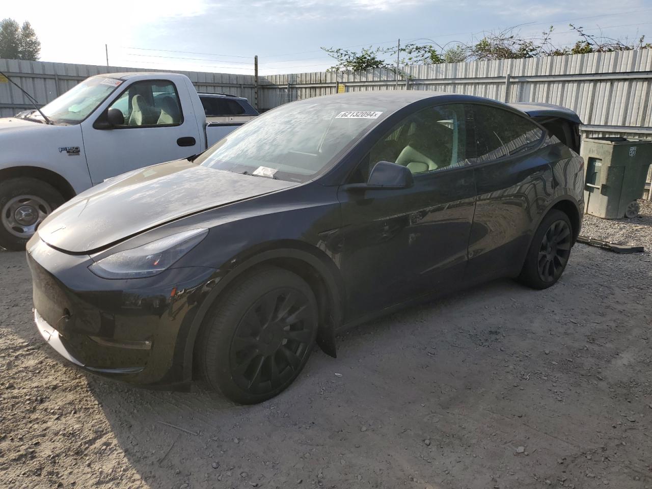 2023 TESLA MODEL Y  VIN:7SAYGDEE3PF703908