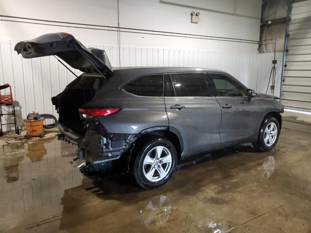 2022 TOYOTA HIGHLANDER L VIN:5TDCZRBH7NS588218