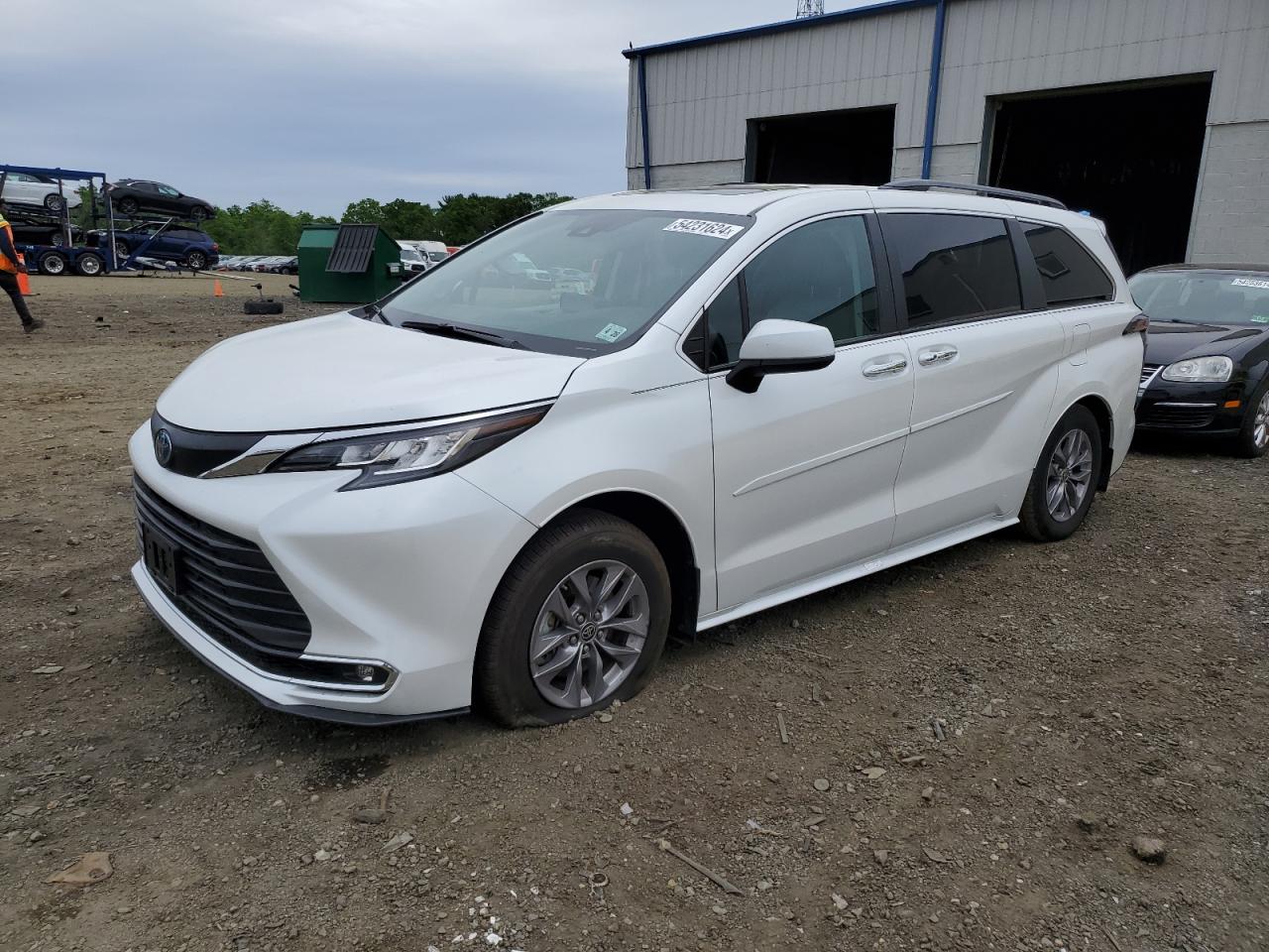 2023 TOYOTA SIENNA XLE VIN:5TDJSKFC6PS087017