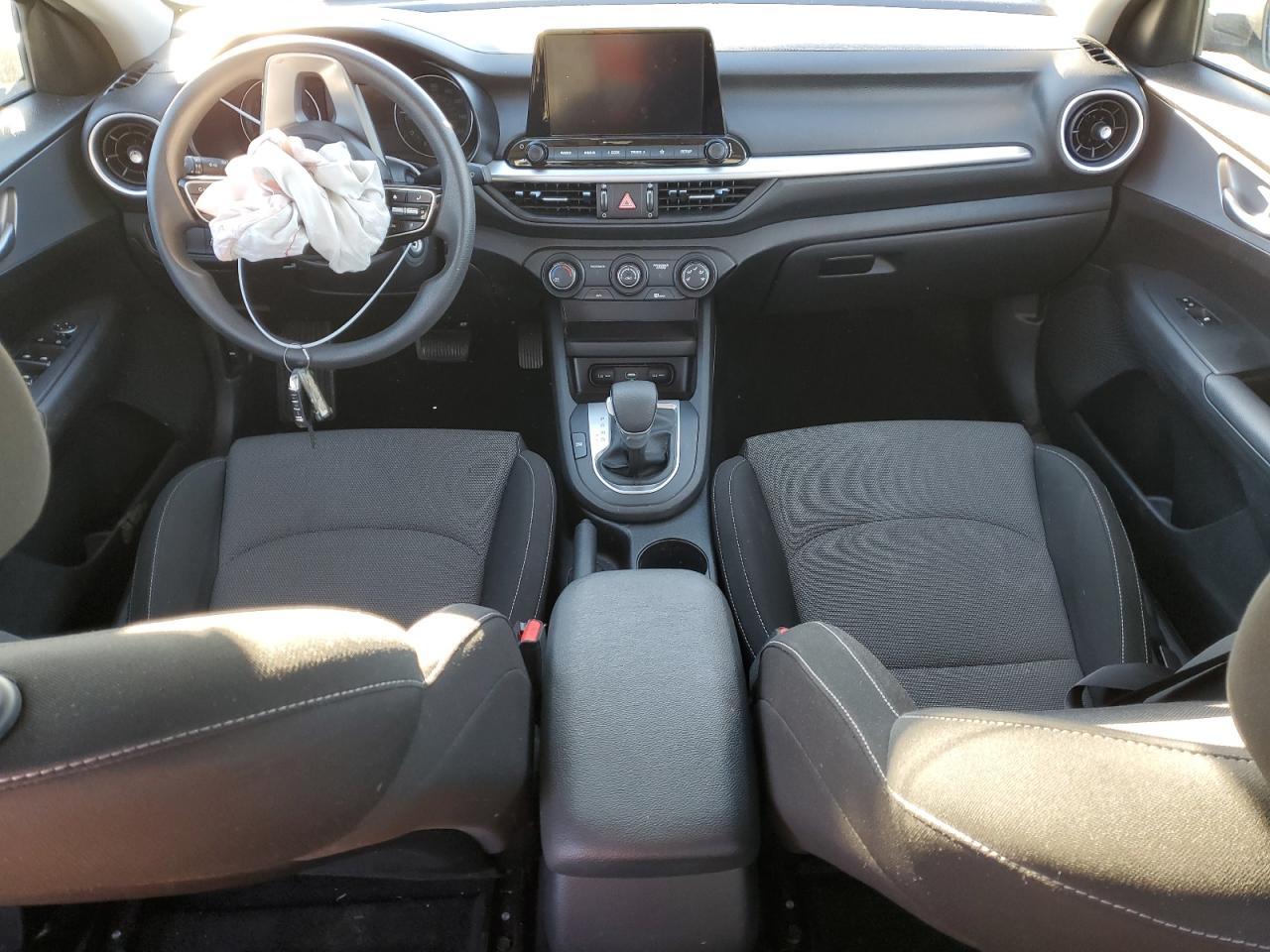 2023 KIA FORTE LX VIN:3KPF24AD4PE526243
