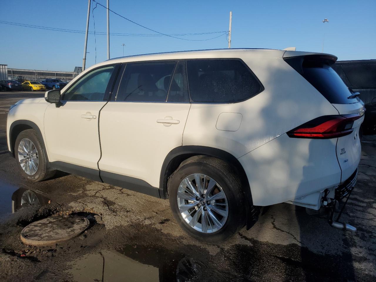 2024 TOYOTA GRAND HIGHLANDER XLE VIN:5TDAAAB53RS057738