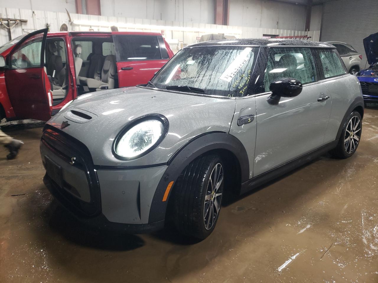 2022 MINI COOPER SE VIN:WMW13DJ05N2R52504