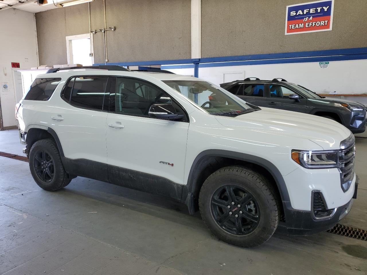 2023 GMC ACADIA AT4 VIN:1GKKNLLS2PZ183839