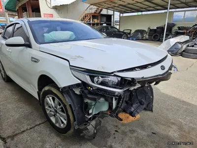 2016 Kia K5 KNAGU416BGA003818 VIN:KNAGU416BGA003818