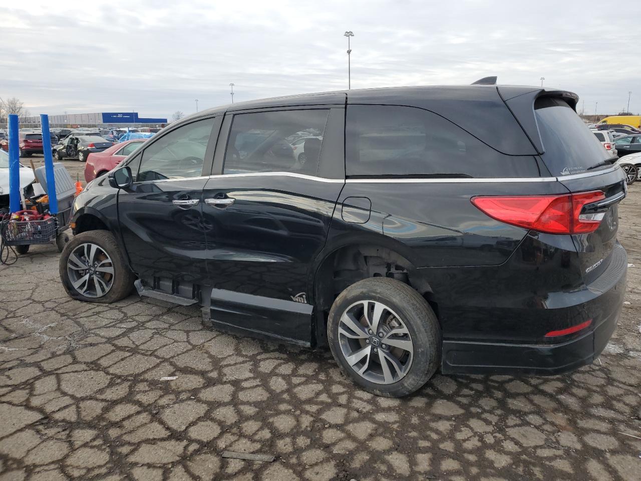 2022 HONDA ODYSSEY TOURING VIN:5FNRL6H87NB064007