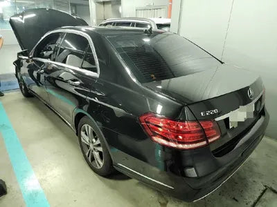 2015 Mercedes-Benz E 220 VIN: