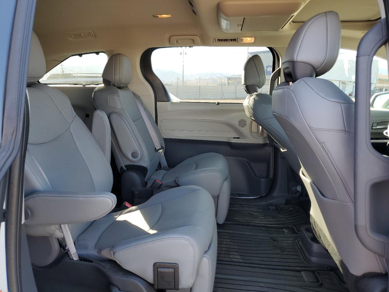 2024 TOYOTA SIENNA LIMITED VIN:5TDZSKFC2RS150362
