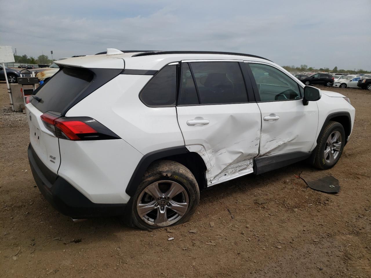 2023 TOYOTA RAV4 XLE VIN:2T3P1RFV2PC329146