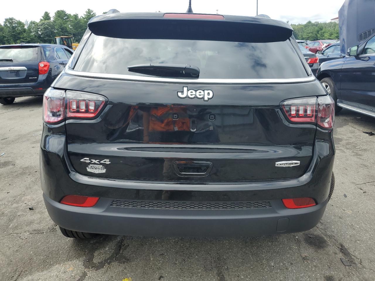 2024 JEEP COMPASS LATITUDE LUX VIN:3C4NJDFN9RT154011