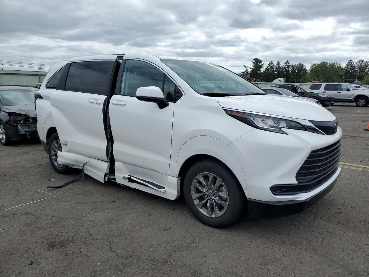 2022 TOYOTA SIENNA LE VIN:5TDKSKFC3NS060116