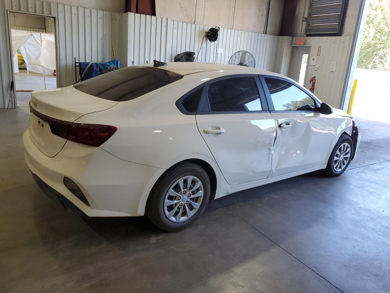 2022 KIA FORTE FE VIN:3KPF24AD4NE447345