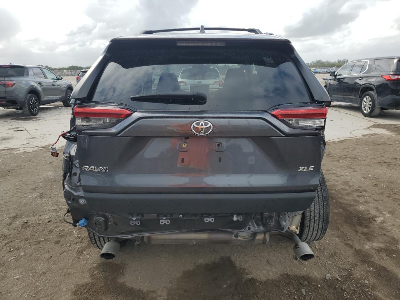 2022 TOYOTA RAV4 XLE VIN:JTMW1RFV6ND089457
