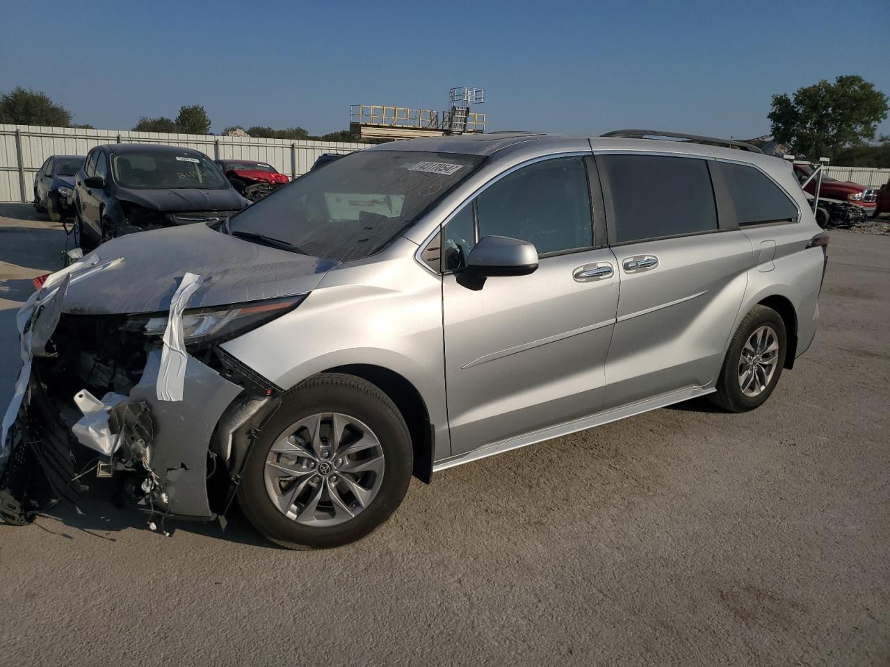 2022 TOYOTA SIENNA XLE VIN:5TDJRKECXNS090898