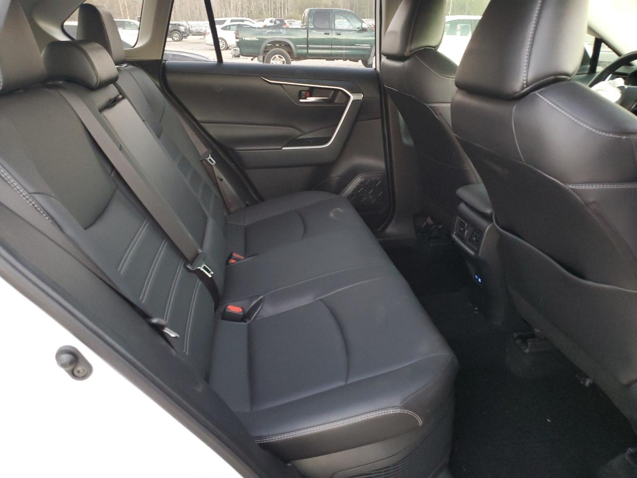 2022 TOYOTA RAV4 XLE PREMIUM VIN:JTMB6RFV6ND530049