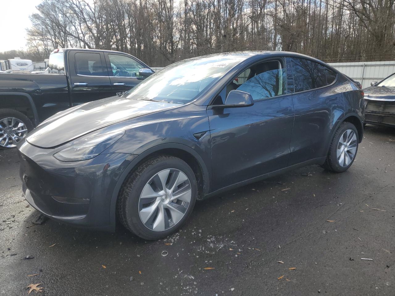 2024 TESLA MODEL Y  VIN:7SAYGDEE3RA247943